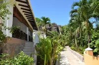 Villa Chez Batista Hotels in Takamaka