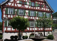 Altes Pfarrhaus Hotel Und Restaurant Các khách sạn ở Geislingen an der Steige