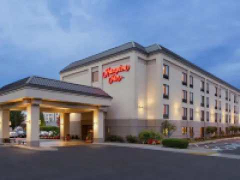Hampton Inn Portland Airport Hotels near Portland International Airport