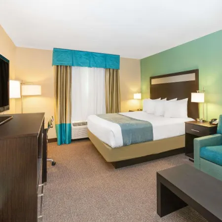 Baymont by Wyndham Midland Center
