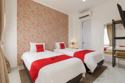 RedDoorz Plus near Exit Toll Puncak 2 Hotel di Pandansari