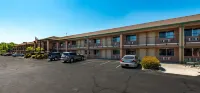Edge Water Inn Hotels in Selma