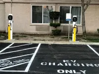 舒適套房飯店 - 停車場