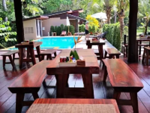 バーンスアン リムクローン リゾート ランタ島のホテル