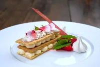 Parizs Garden Apartments - breakfast