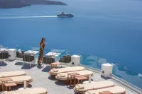 Sun Rocks Boutique Hotel | Caldera View Suites & Sunset Dining Experience