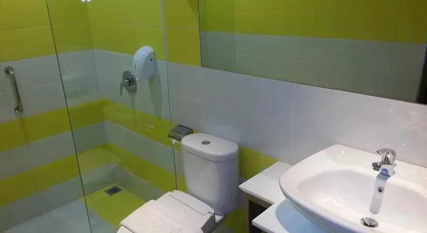 Mooz Hotel Surabaya - Jemursari Phòng Photos