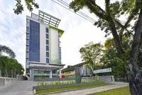 Whiz Prime Hotel Khatib Sulaiman Padang Hotels in der Nähe von Kampus Proklamator II Universitas Bung Hatta
