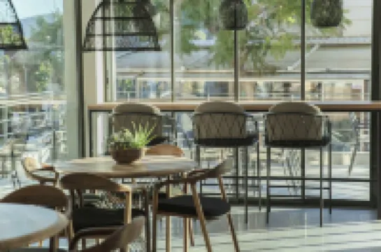 โรงแรมพยาวา โดย True Blue