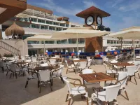Bellazure Hotel