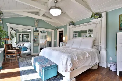 The Green House: Killington's Most Unique Ski Home 4 Bedroom Home Hotels near Pico Mountain Ski Resort