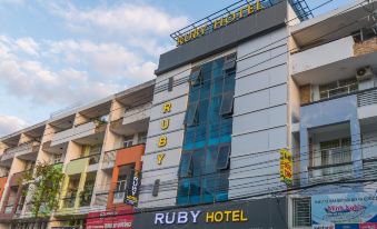 OYO 186 Ruby Hotel