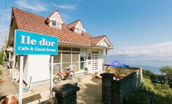 Ile D’or Café & Guest House - Housity