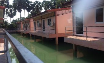 Palm Payom Village Resort - Housity