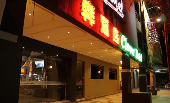 Clover Hotel - Housity