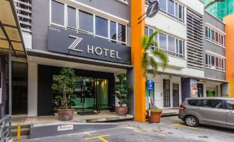 Z Hotel Ara Damansara, LRT, Mall, Airport