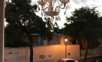 Chandelier 102