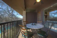 Luxury Riverfront Condo 1 Blk to Schlitterbahn!