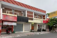 Urbanview Hotel Telu Wolu Monjali by RedDoorz Hotels in Mlati