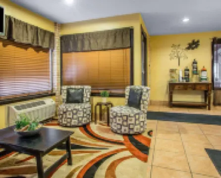 AmericInn by Wyndham Mosinee Central Wisconsin Airport