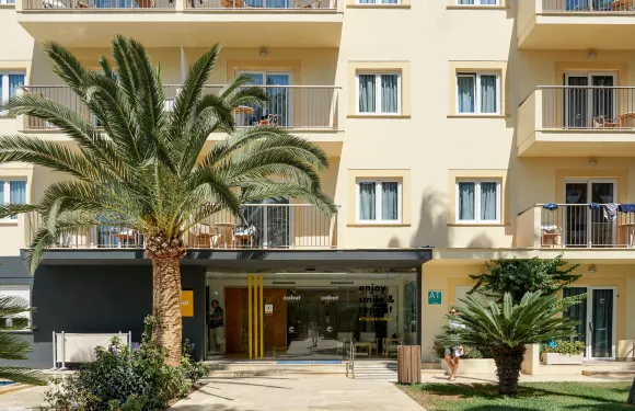 特雷斯託雷斯公寓