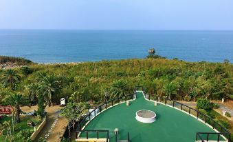 Whales Mountain & Seaview Resort