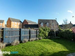 Kvm - Whitebeam House Great Location by Kvm Serviced Accommodation