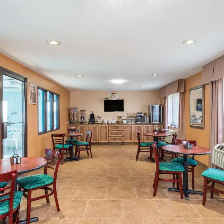 Super 8 by Wyndham Campbellsville KY