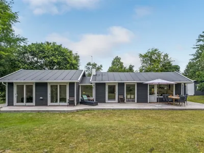 "Sverkel" - 700m from the Sea Hotels near Saunte Havecenter