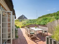 "Mattias" - 100m from the Sea - 3-Star