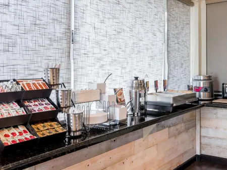 Days Inn & Suites by Wyndham Lodi