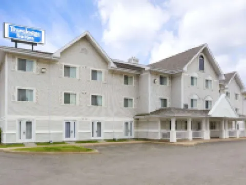 Travelodge Suites by Wyndham Saint John โรงแรมในเซนต์จอห์น