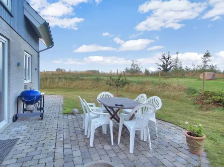 "Ettie" - 6km from the Sea