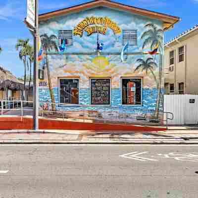 The Blue Wave Hotel Exterior