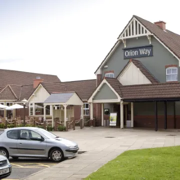 Premier Inn Glasgow (Cambuslang/M74, J2A) Hotels near Tollcross Park