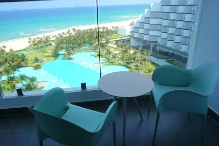 JOY Sea View Apartment in Cam Ranh Nha Trang Отели рядом с достопримечательностью «Пляж Бай Дай»