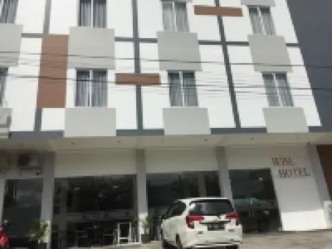 Wise Hotel Tomohon Hotels in Tomohon