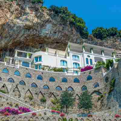 Borgo Santandrea Hotel Exterior