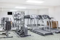 Ramada by Wyndham Macon - salle de sport