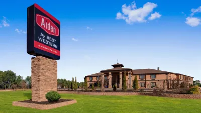 Aiden by Best Western @ Warm Springs Hotel and Event Center