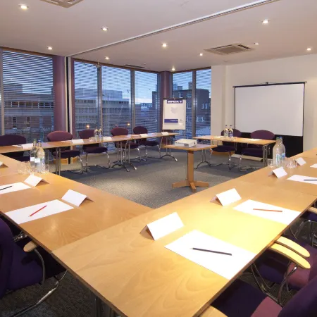 Premier Inn Sheffield City Centre (Angel Street) Отели в г. Шеффилд
