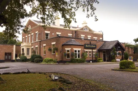 Premier Inn Wirral (Childer Thornton) Отели в г. Эллесмер-Порт