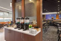 SpringHill Suites West Sacramento - piscine