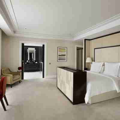 Four Seasons Hotel London at Ten Trinity Square Rooms