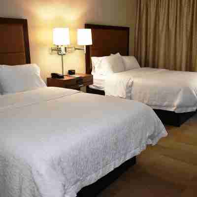 Hampton Inn & Suites Bethlehem Rooms
