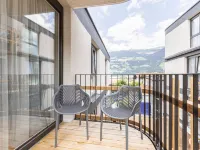 Mit Balkon