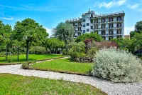 Majestic Palace Hotel Hotel dekat Chiesa di San Prisco e Agnello