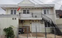 Bintaro Homestay Syariah Hotels near UIN Syarif Hidayatullah Jakarta Kampus 3