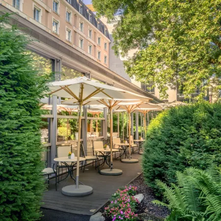 Sheraton Grand Salzburg Отели рядом с достопримечательностью «Таксхам»