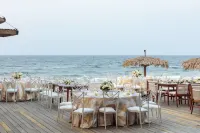 Indura Beach & Golf Resort. Curio Collection by Hilton - breakfast
